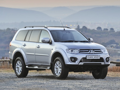 Mitsubishi Pajero Sport hạ giá phiên bản mới để tăng sức cạnh tranh với Toyota Fortuner